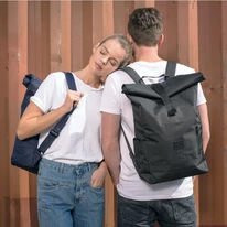 "ROBIN" újrahasznosított nagyméretű rolltop hátizsák, fekete, Johnny Urban