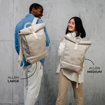 "ALLEN" újrahasznosított közepes méretű rolltop hátizsák, homokszínű, Johnny Urban