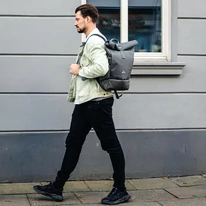 "ALLEN" újrahasznosított közepes méretű rolltop hátizsák, antracit, Johnny Urban