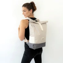 "Ryan" újrahasznosított rolltop hátizsák, homokszín-szürke Johnny Urban